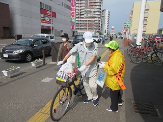 自転車啓発の模様(栄東地区)