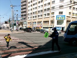 R8豊平警備業防犯協会交通安全街頭啓発2