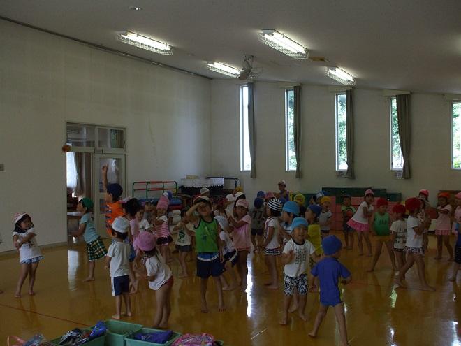 しろくま忍者の手あらいソングを踊る様子1