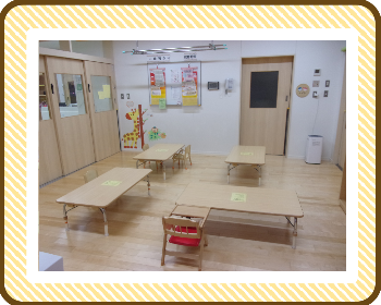 ランチタイムのお部屋の写真