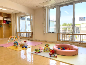 「カンガルーの部屋赤ちゃんコーナーの様子」