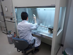 写真:水質試験の様子(2枚目)
