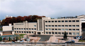 清田図書館(区役所全景)