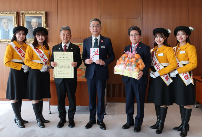 全国農業協同組合連合会愛媛県本部様からの寄付感謝状贈呈式の様子