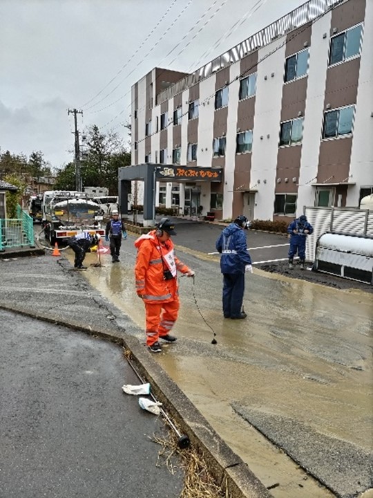 写真：漏水調査活動