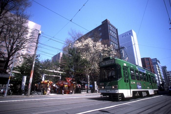 3300系統または8500系統の市電の写真3