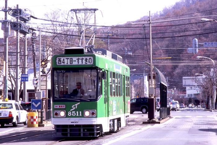 3300系統または8500系統の市電の写真2