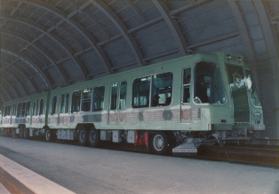 地下鉄南北線の車両（2000形）の写真3