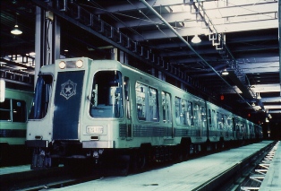 地下鉄南北線の車両（2000形）の写真4