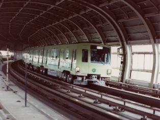 地下鉄南北線の車両（3000形）の写真3