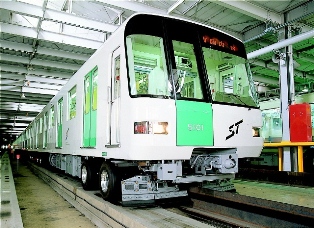 地下鉄南北線の車両（5000形）の写真3