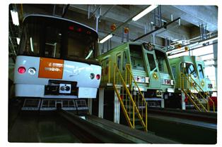 地下鉄東西線の車両（8000形）の写真11