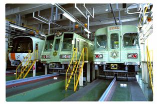 地下鉄東西線の車両（8000形）の写真12