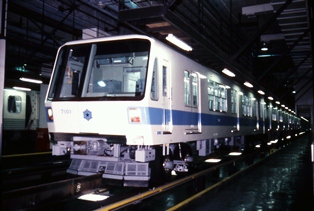 地下鉄東豊線の車両の写真3