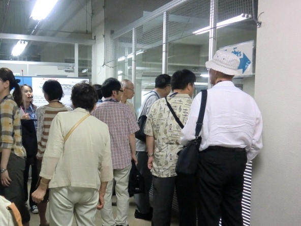 写真:浄水場見学の様子