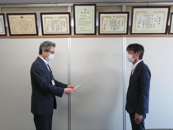 感謝状贈呈時の写真